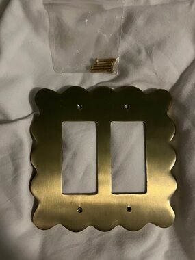 Anthro Wiggle Scallop Double Rocker Switch Plate - Brushed Gold